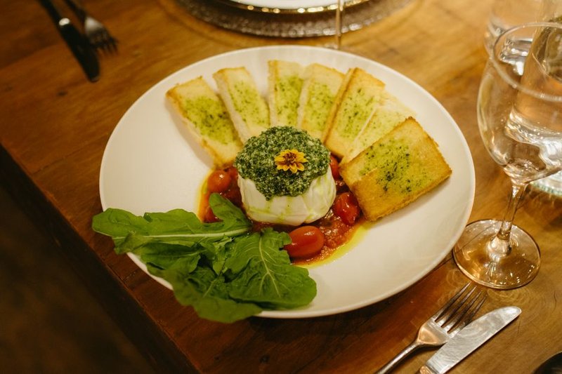 Burrata con tomate
